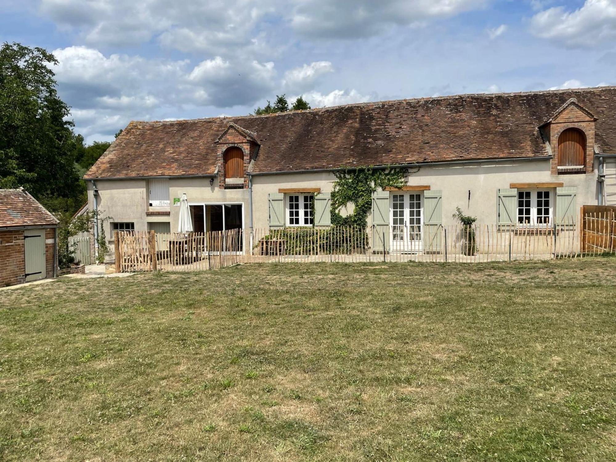 Hotel Le Gite De Gaia à Villemer  Extérieur photo